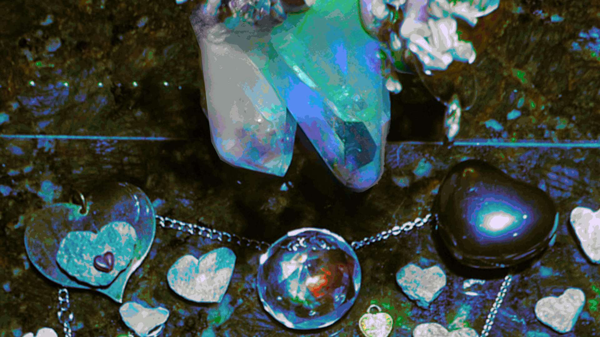 This image has an empty alt attribute; its file name is butterflysphere.gif